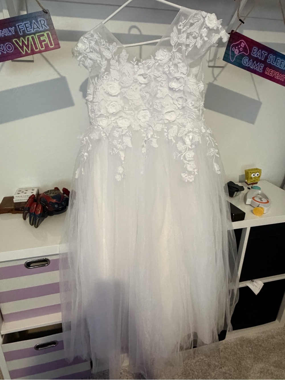 White Floral Appliqué Tulle Girls' Dress. Free gift included:Flower girl basket!